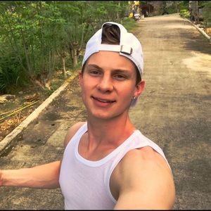 Meet your Posher, Cole